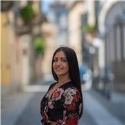 Sono una studentessa universitaria, ho conseguito il diploma ad un liceo scientifico e ho dei buoni requisiti nella lingua inglese